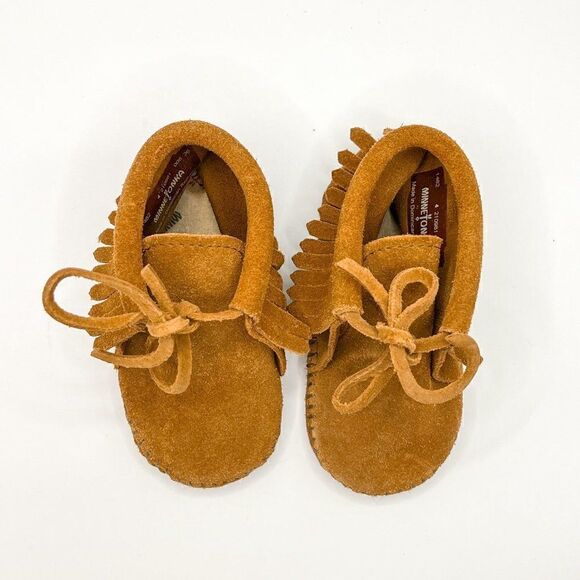 Minnetonka Fringe Soft-sole Boot, Size 4 - Picture 2 of 5